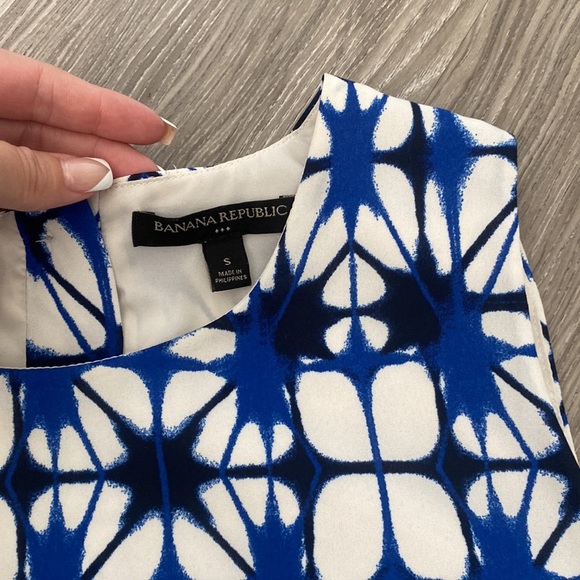 Banana Republic Blue and White Blouse - Picture 4 of 5